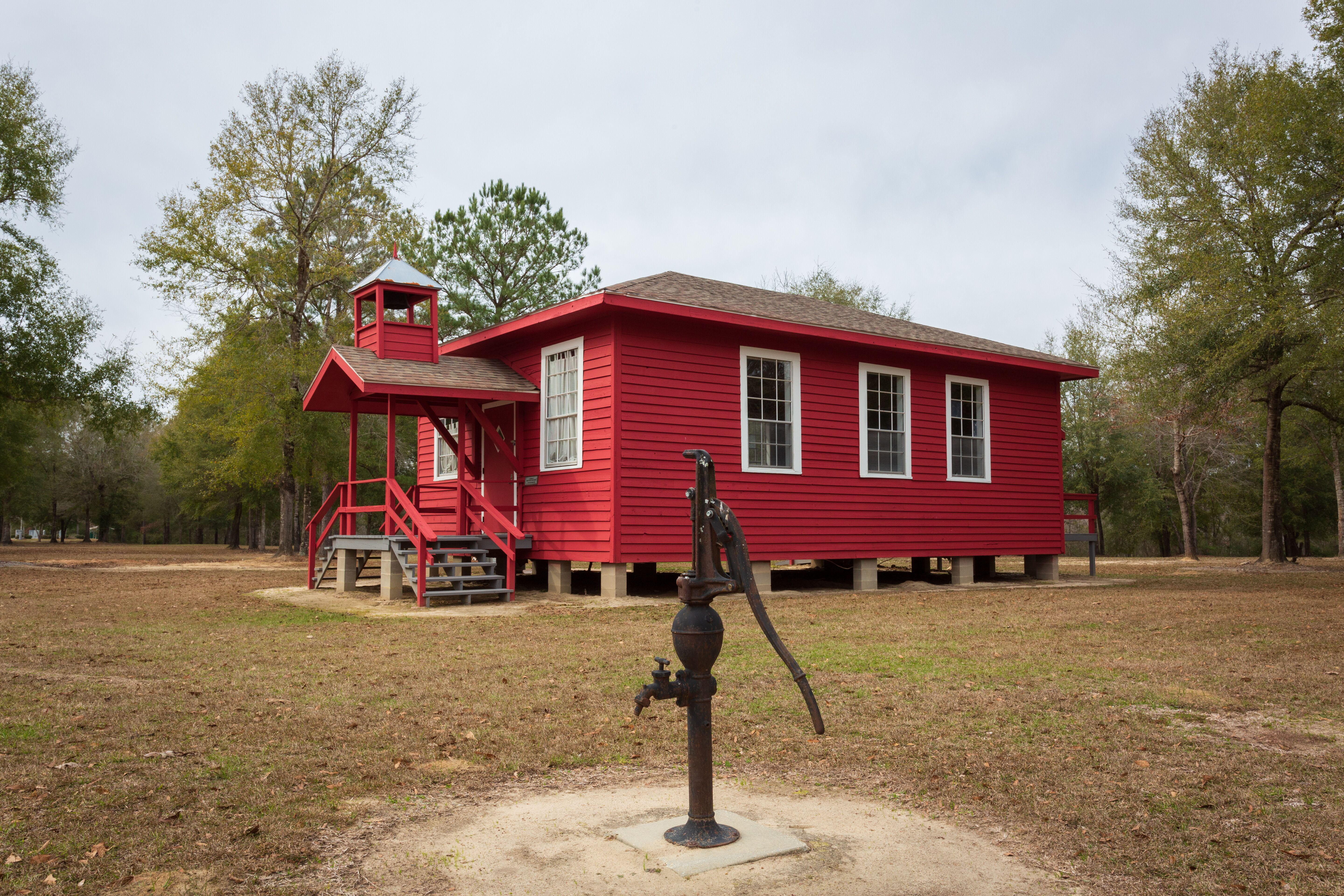 little red schoolhouse at bicentennial park